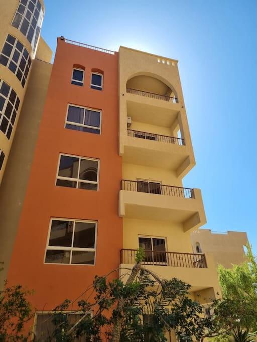 - Westside Village Apartament