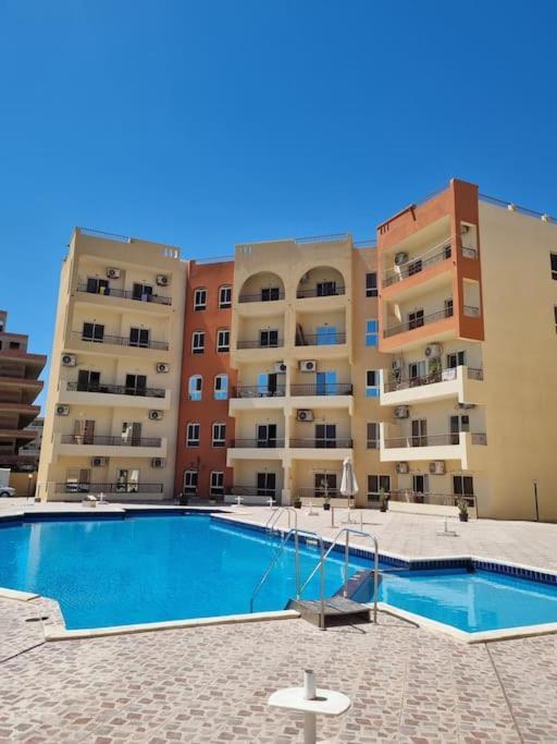 - Westside Village Apartament